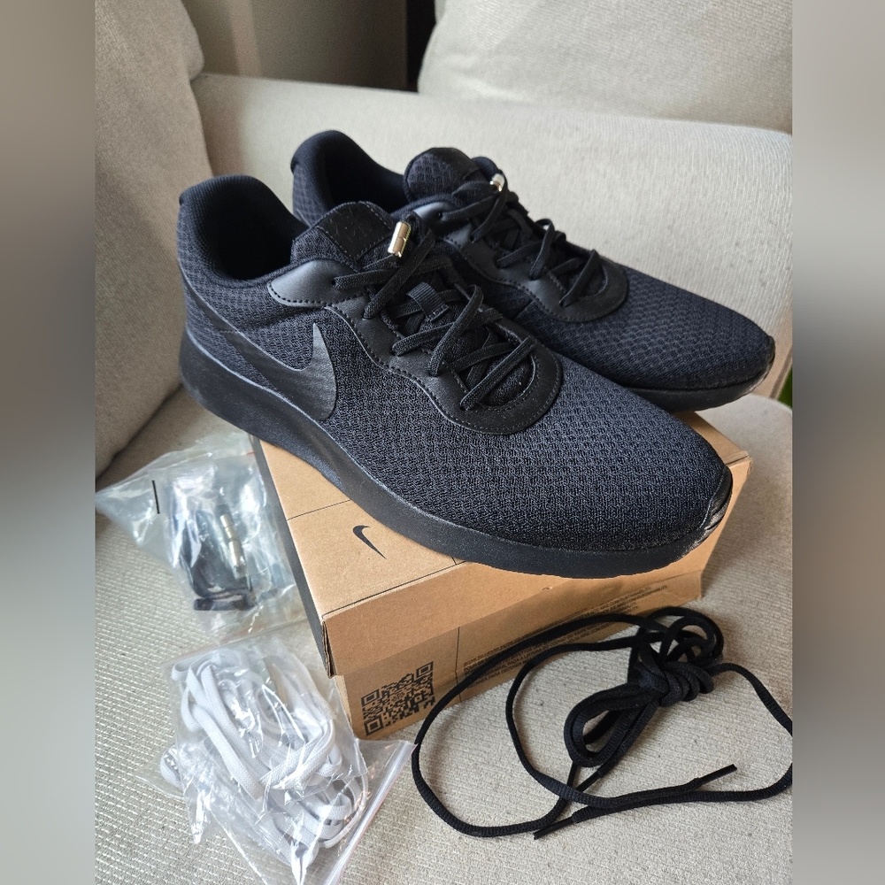 Nike Men's Black Athletic Shoes